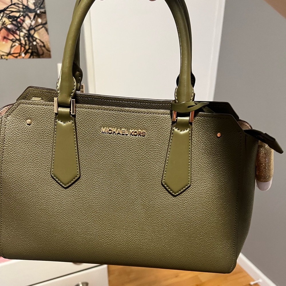 Olive Michael Kors Hayes handbag